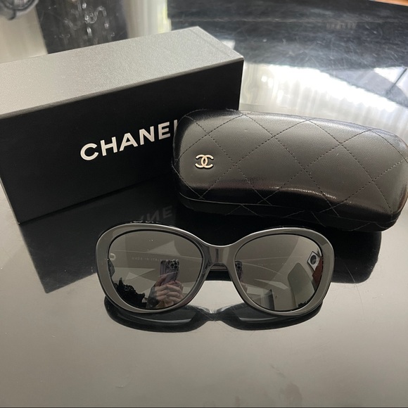 Chanel sunglasses - Picture 2 of 4